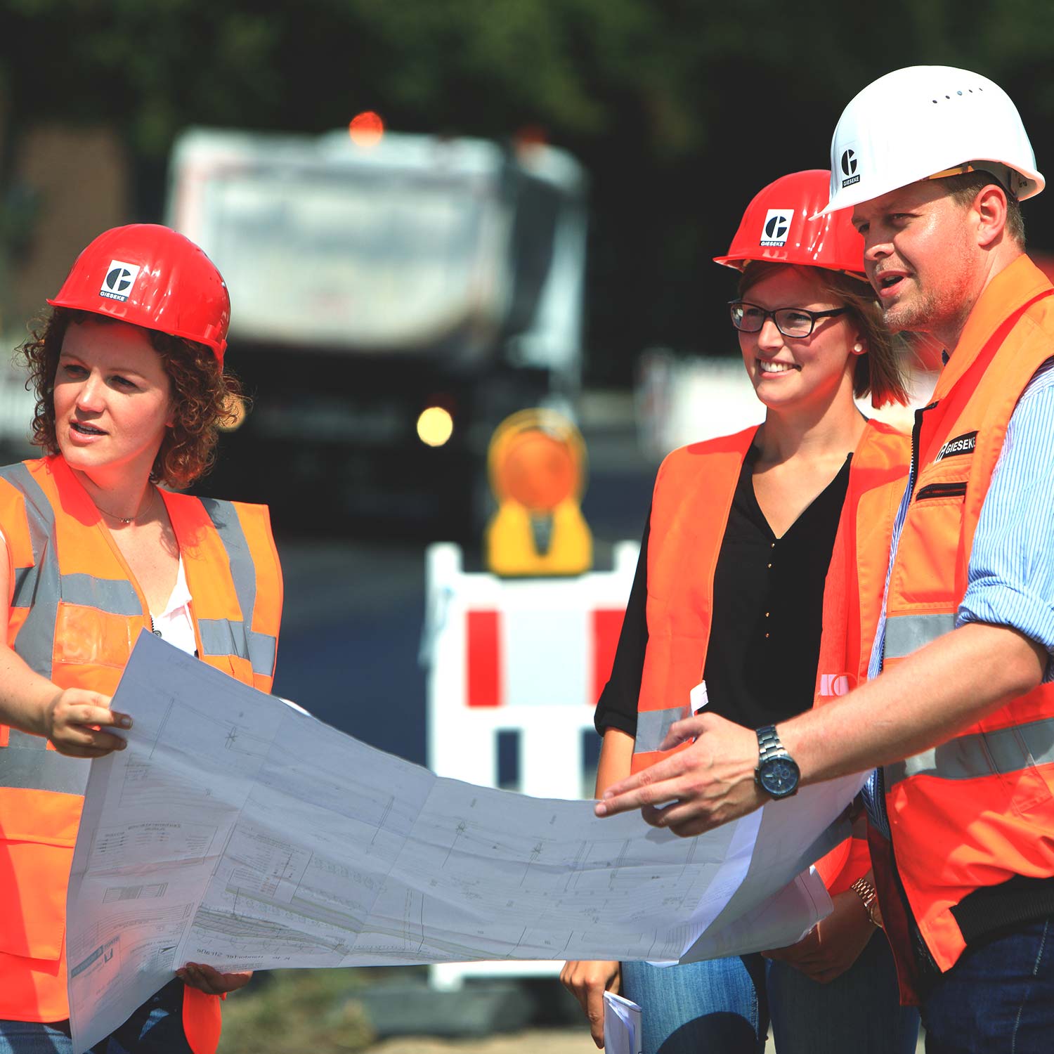 Mitarbeiter auf Baustelle